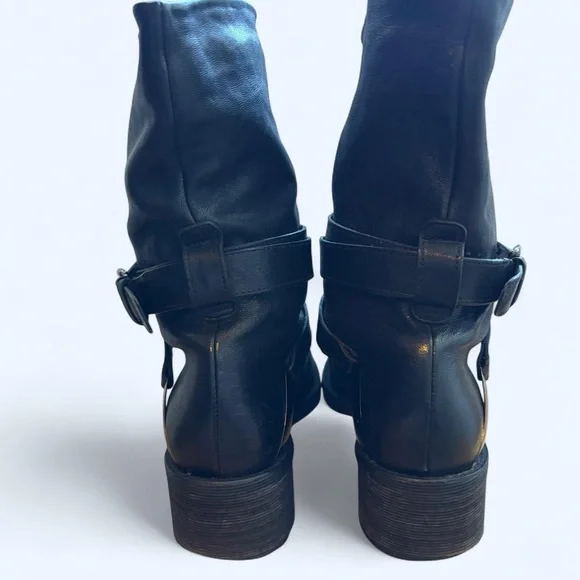 Stuart Weitzman Black Leather Heeled Boots. Size 7 - Picture 4 of 8